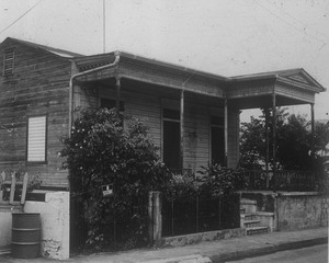 Yauco Casa sin identificar 1976.jpg